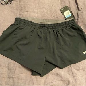 NWT Nike lined “dri-fit” run shorts, M